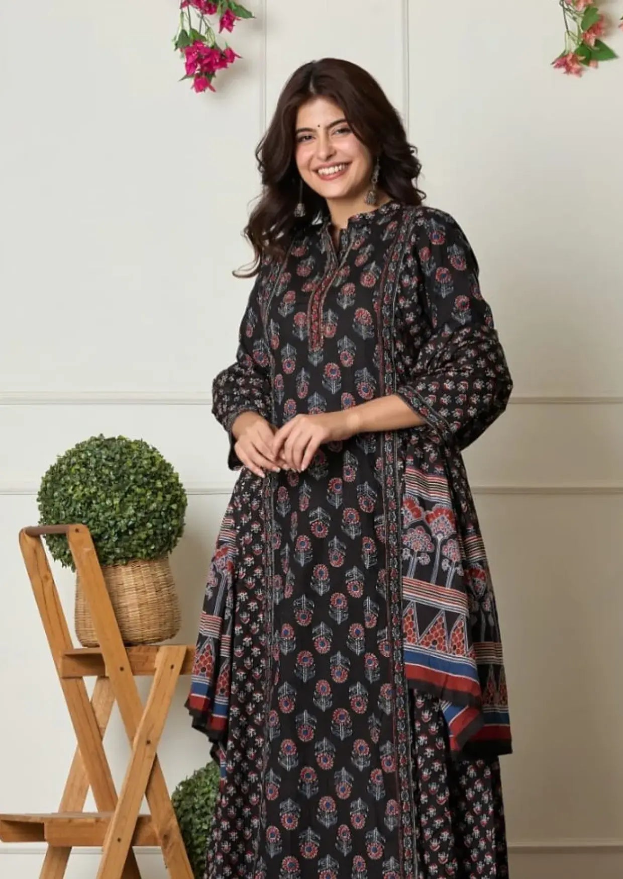 Black Ethnic Flair Printed Cotton Suit Set Yooneck