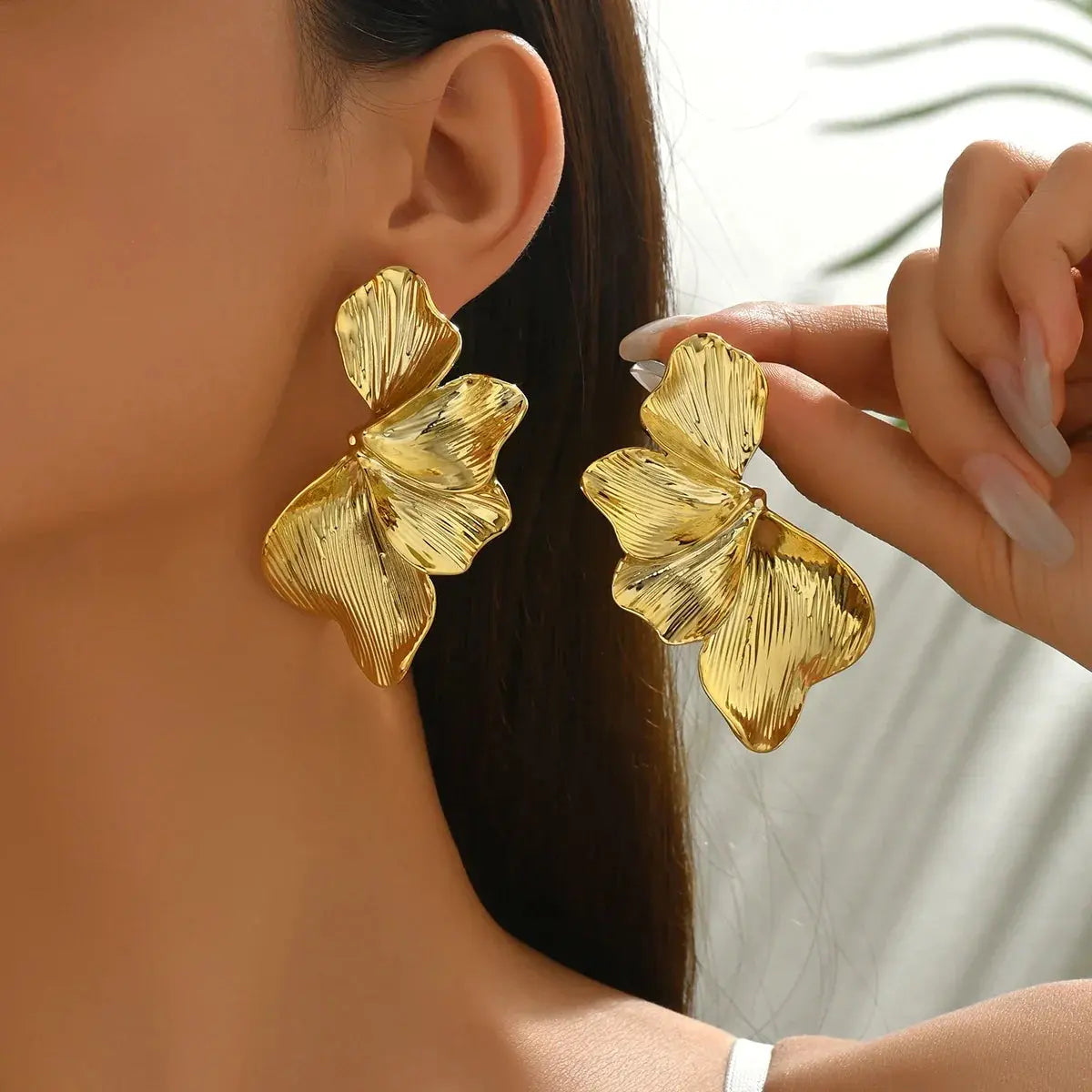 Elegant Leaf Stud Earrings for Everyday Grace SORI STYLE