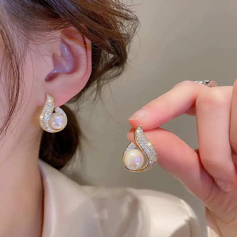 Elegant Teardrop Stud Pearl Earrings SORI STYLE