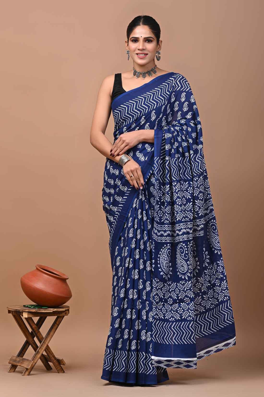 Indigo Rhythm Block Story in Mulmul Saree Yooneck