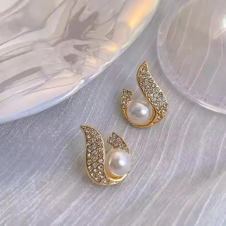 Elegant Teardrop Stud Pearl Earrings SORI STYLE